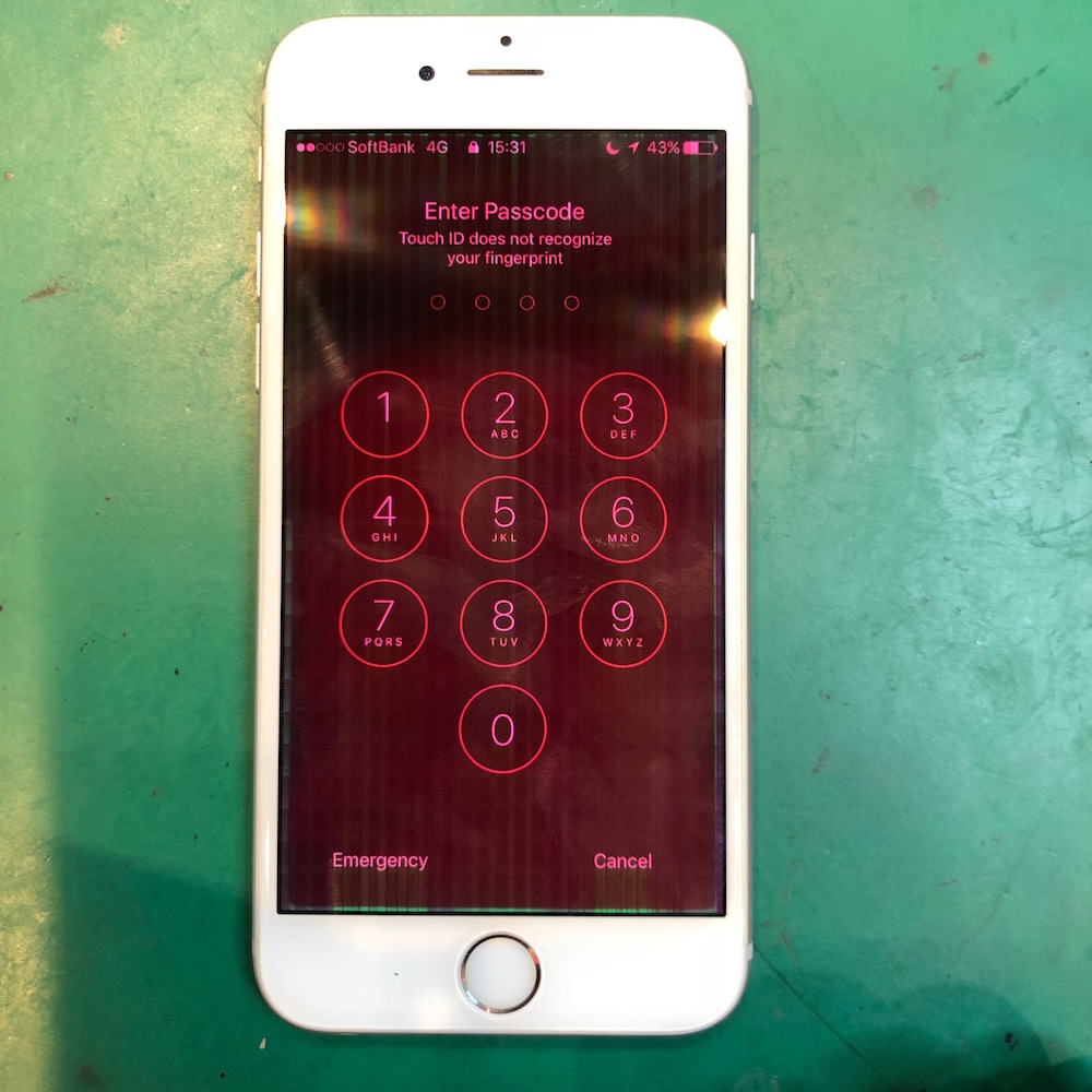 液晶漏れ 縦線 画面赤い 安い・早い iPhone修理 - 南城大里店 - 沖縄